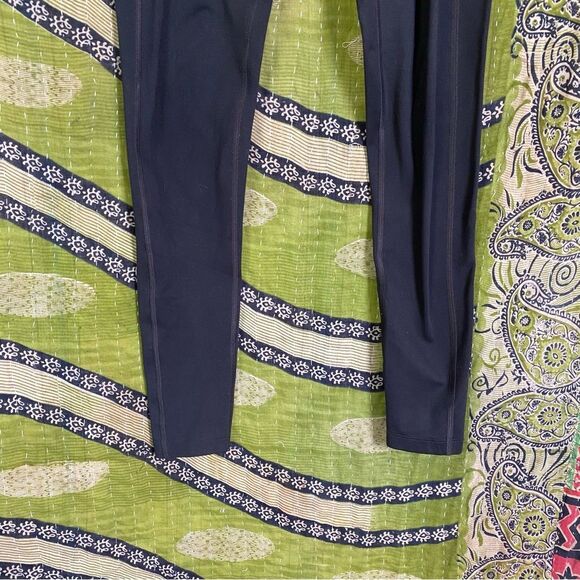 Girlfriend Collective Black High Rise Fleece Lined Leggings Size Small - Picture 4 of 16